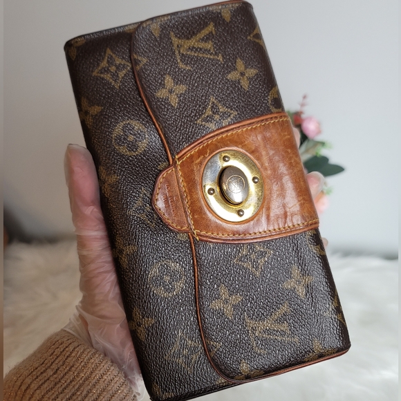Louis Vuitton Monogram Canvas Boetie Wallet - Picture 6 of 17